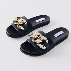 Super comfortable stunning Steve Madden Sandal (Brand New in Box)